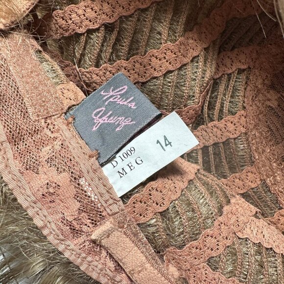 Vintage Wig Box or Hat Box Tall Mod 60s Art Deco + Wig Vintage Receipt - Picture 7 of 12